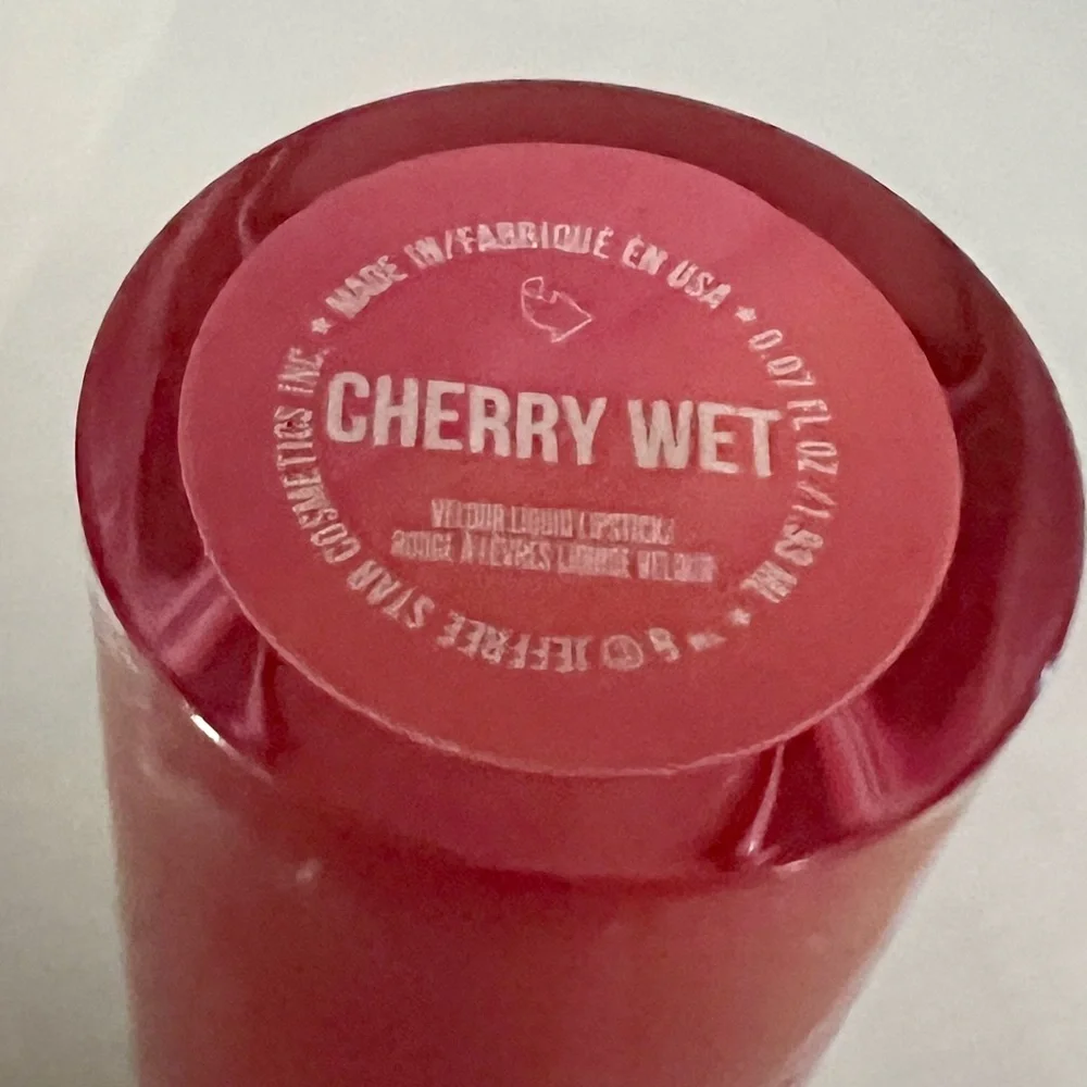 NEW JEFFREE STAR Velour Liquid Lipstick in Cherry Wet